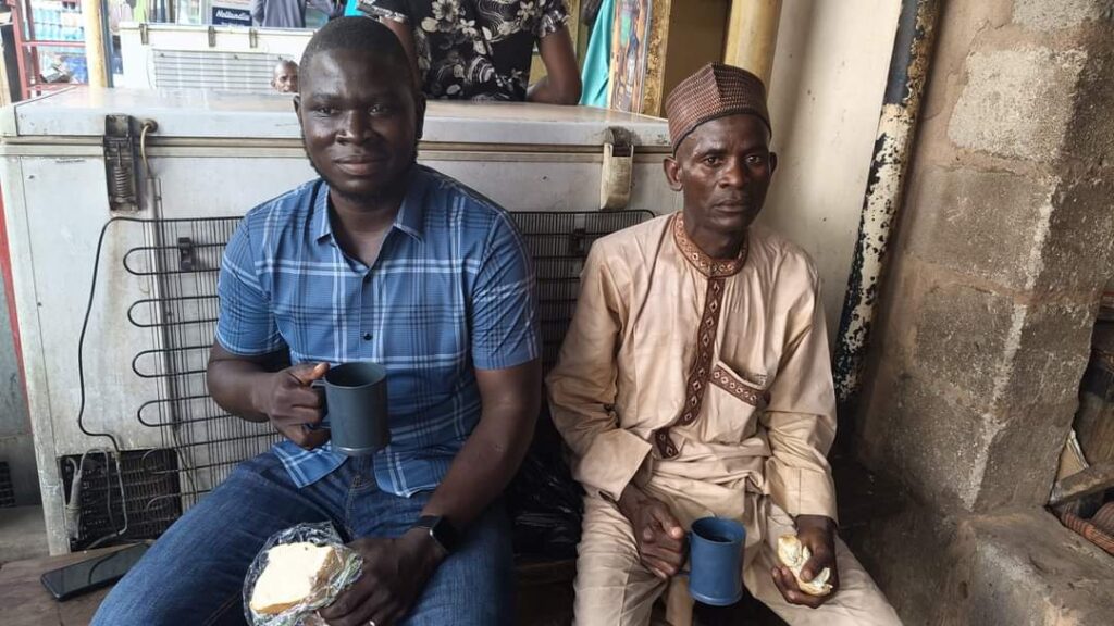A remarkable story of a tea seller and his customer